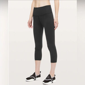 Lululemon Wunder Under Crop (Hi-Rise) *Full-On Luxtreme 21"
Black